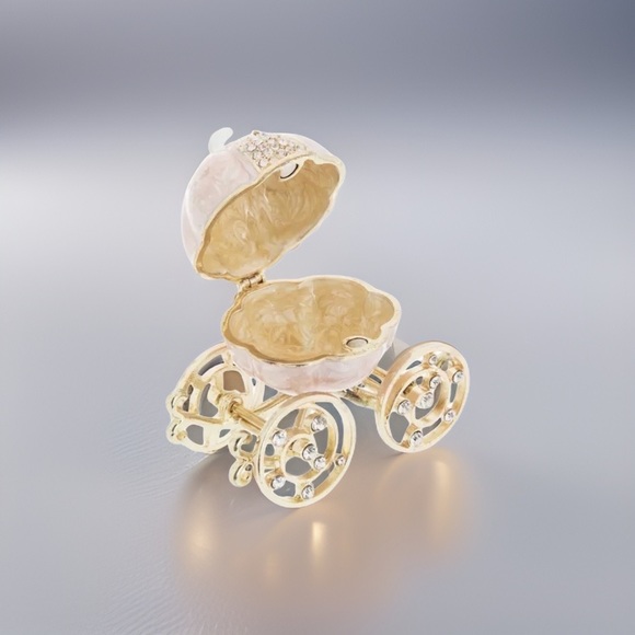 New Carriage Jewelry Box - Picture 4 of 5